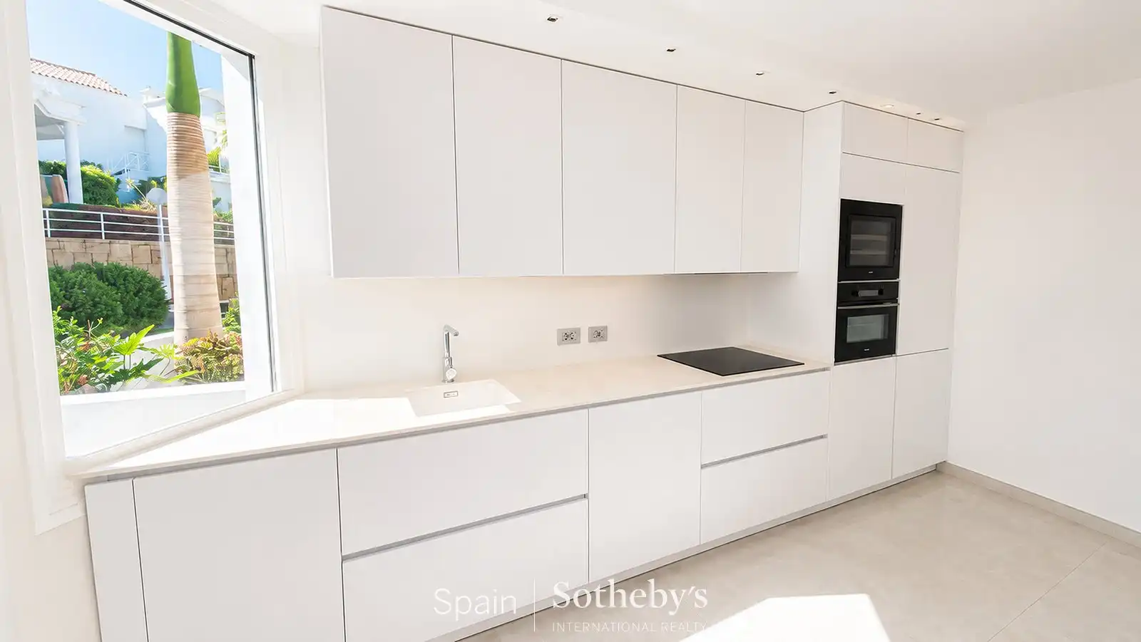 Cocina de Casa o chalet en venta en Adeje con Aire acondicionado, Terraza y Piscina comunitaria