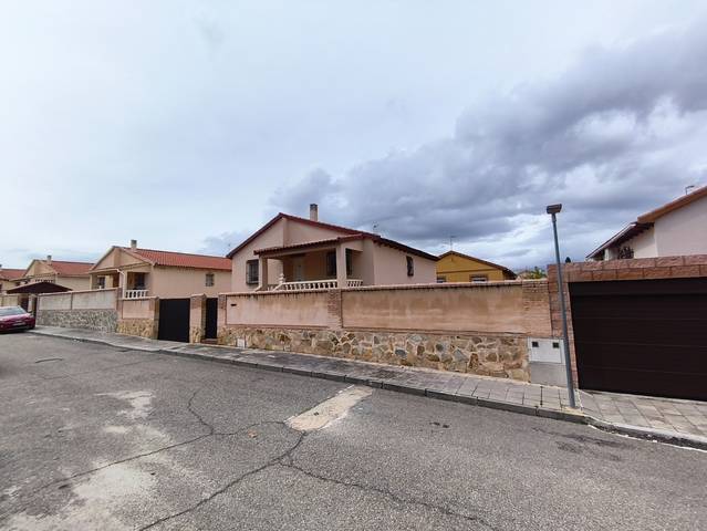 Casa-chalet en Venta en Burguillos de Toledo
