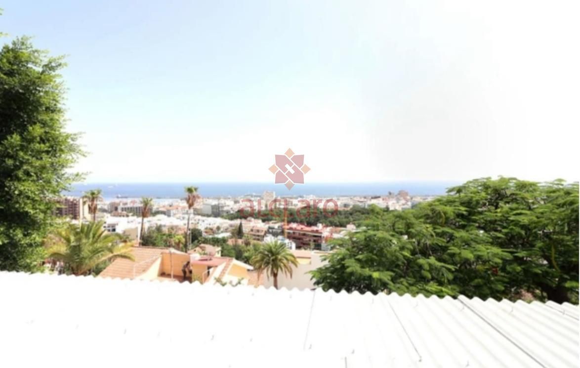 Exterior view of House or chalet for sale in  Santa Cruz de Tenerife Capital  with Terrace and Furnished