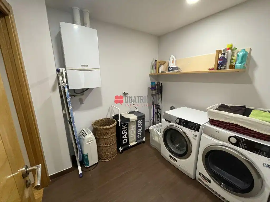Appartamento con terrazza in vendita a Avenida Rosalía de Castro, imagen 7