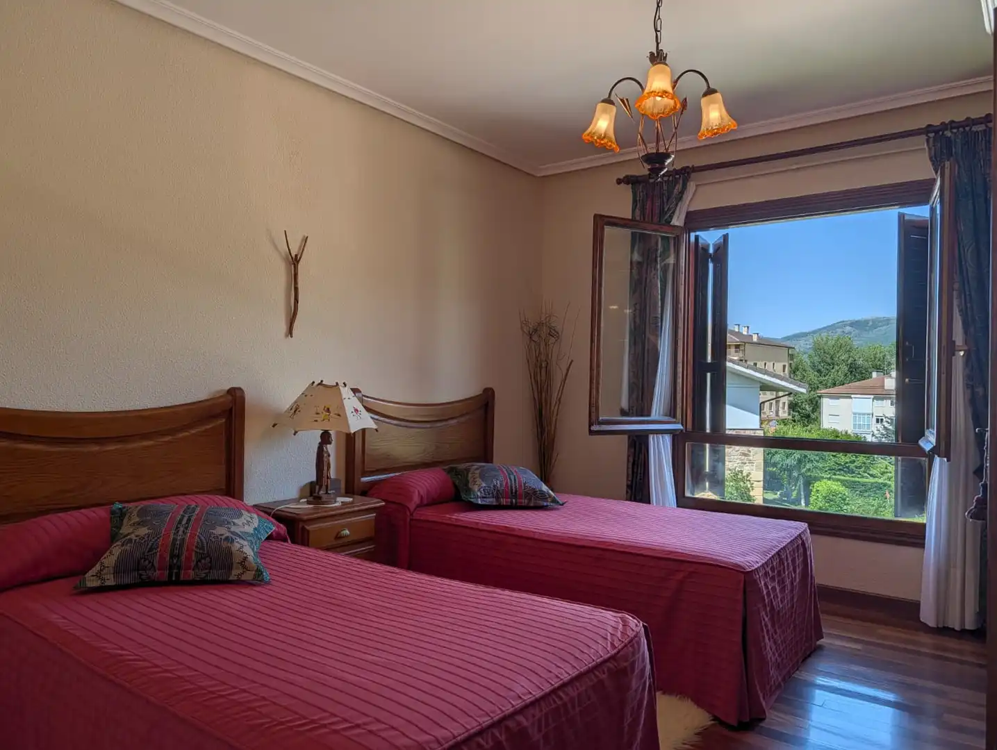 Schlafzimmer von Haus oder Chalet zum Verkauf in Zorraquín mit Heizung, Privatgarten und Terrasse
