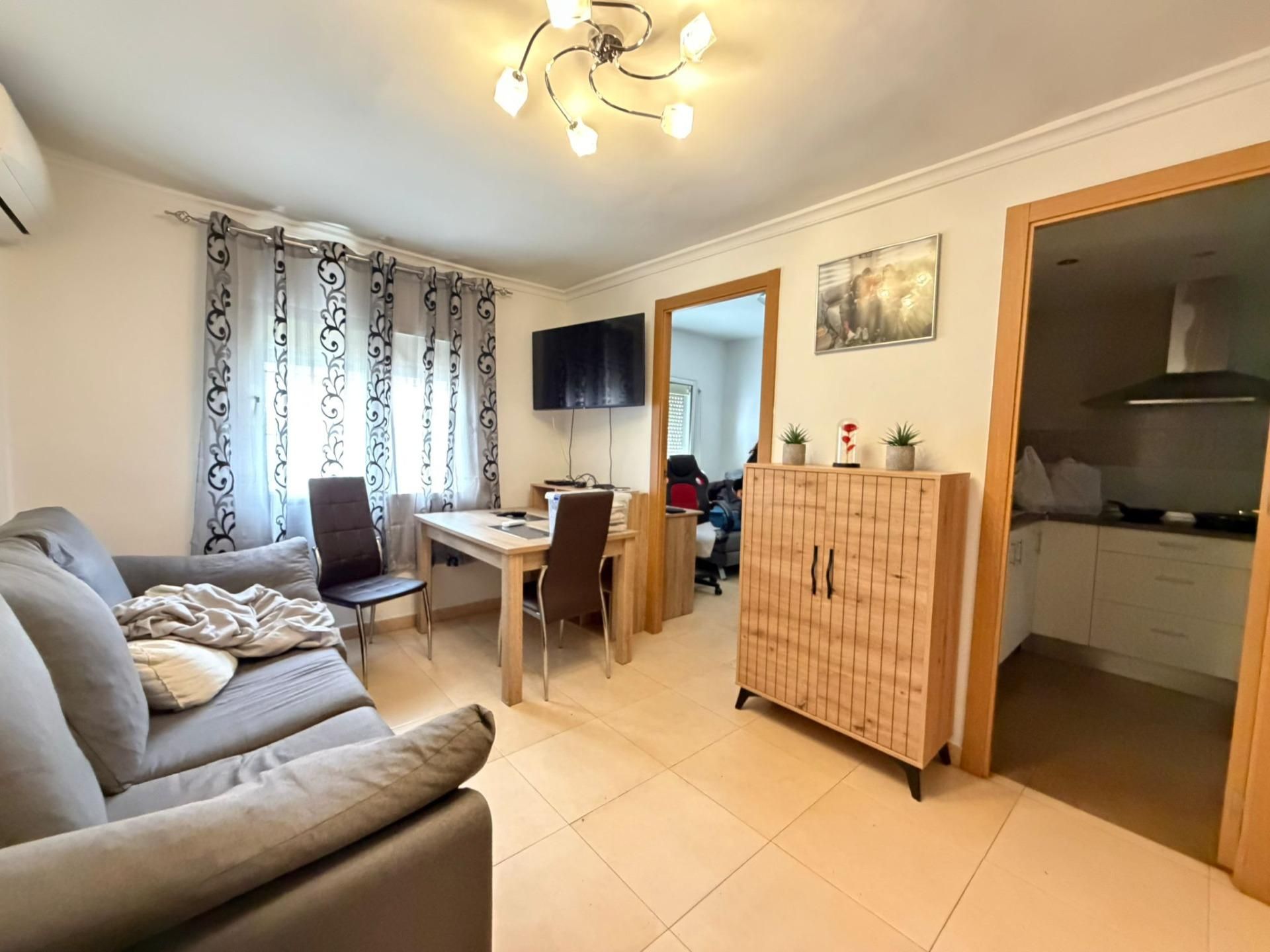 Sala d'estar de Planta baixa en venda en Jerez de la Frontera amb Aire condicionat i Moblat