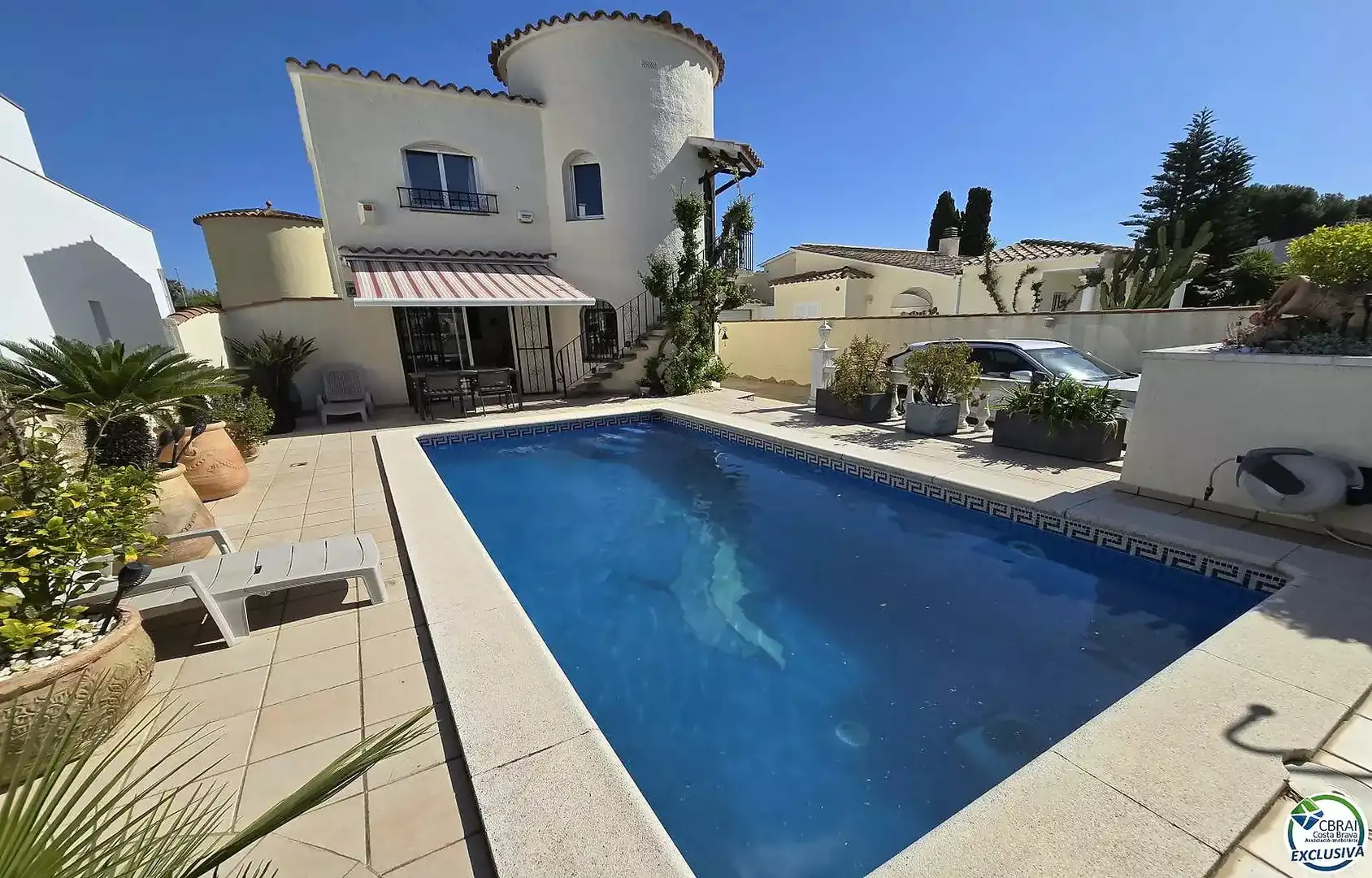 Casa con piscina en venta en Carrer Pení 120b, imagen 2