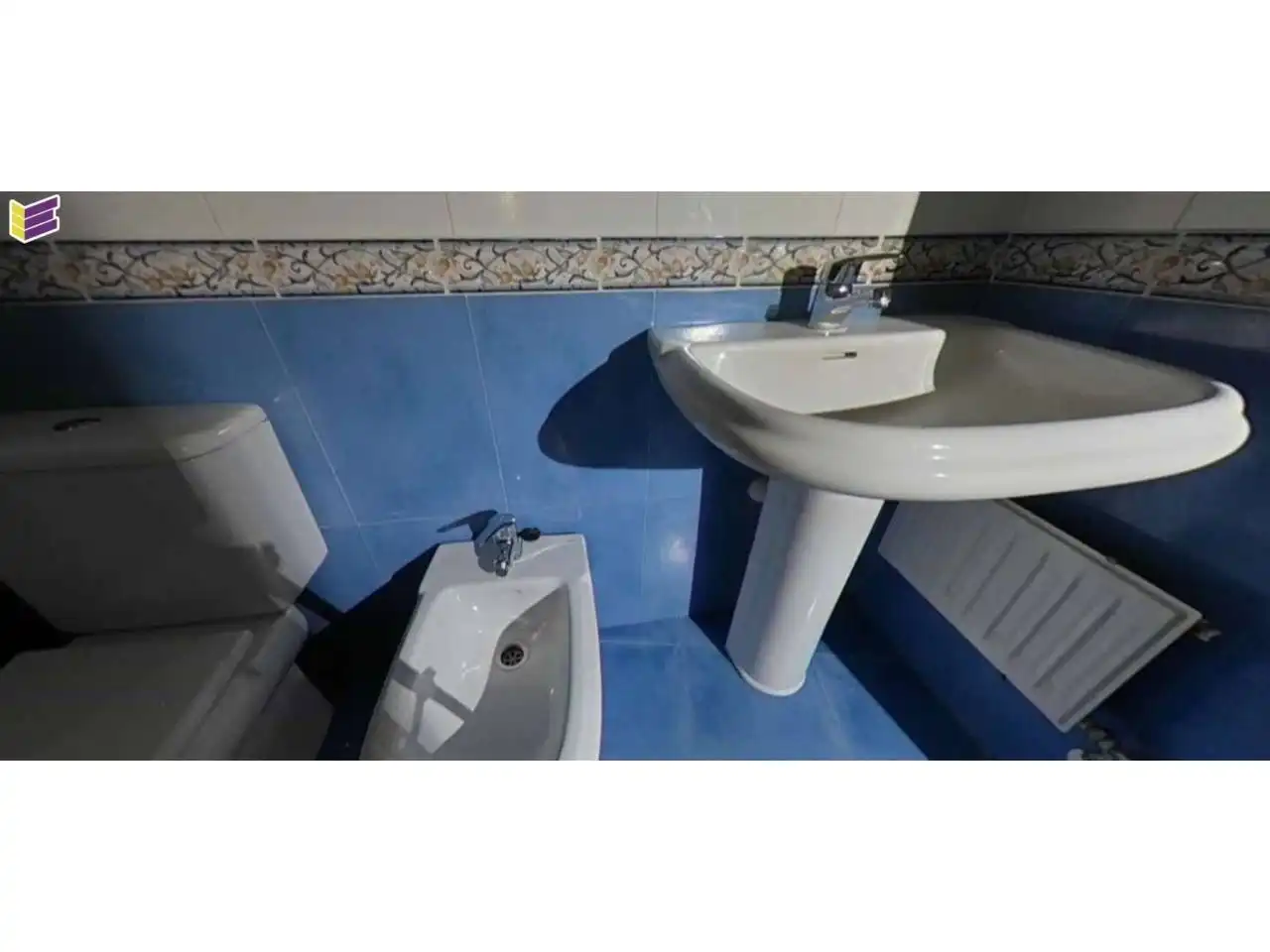 Bathroom of Flat for sale in Vigo   with Heating, Parquet flooring and Storage room