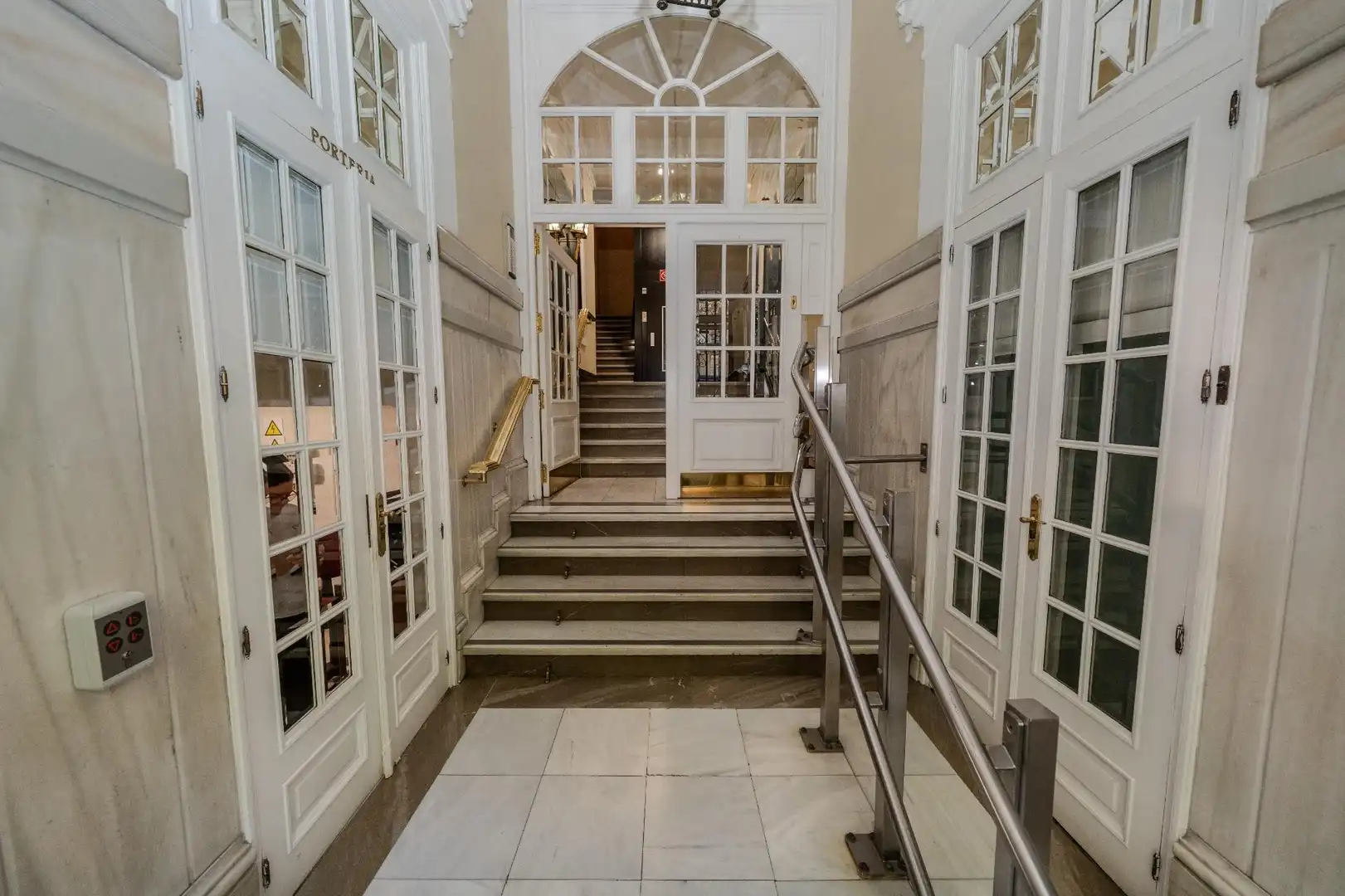 Bajo con ascensor en venta en Calle del Marqués de Urquijo