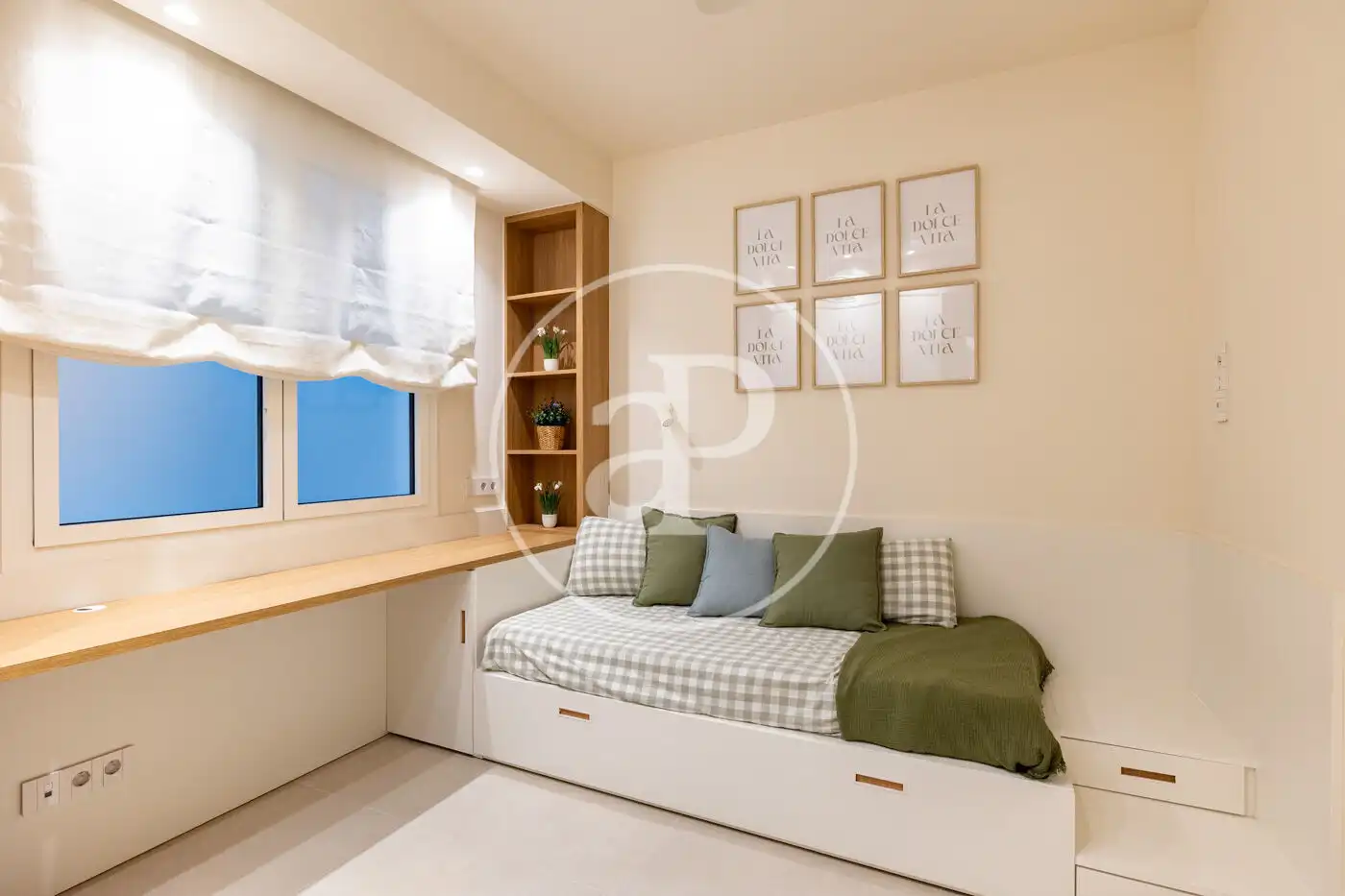 Bedroom of Flat for sale in Barcelona  with Air Conditioner, Heating and Furnished