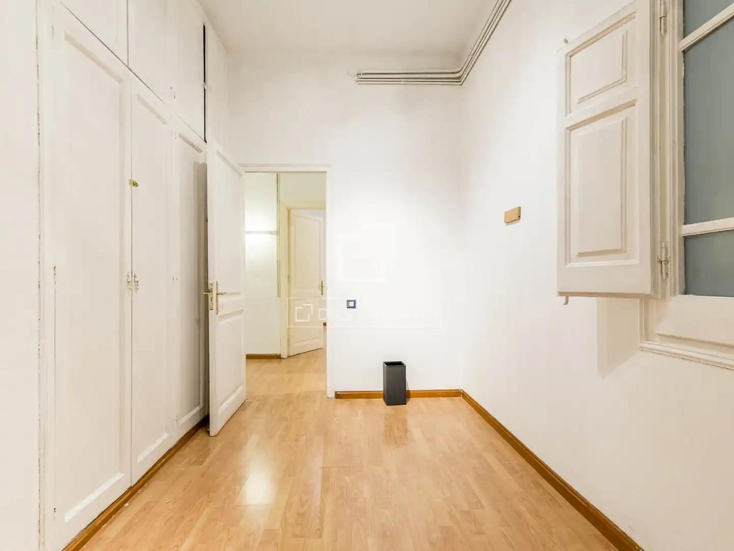Flat for sale in Barcelona  with Air Conditioner and Heating