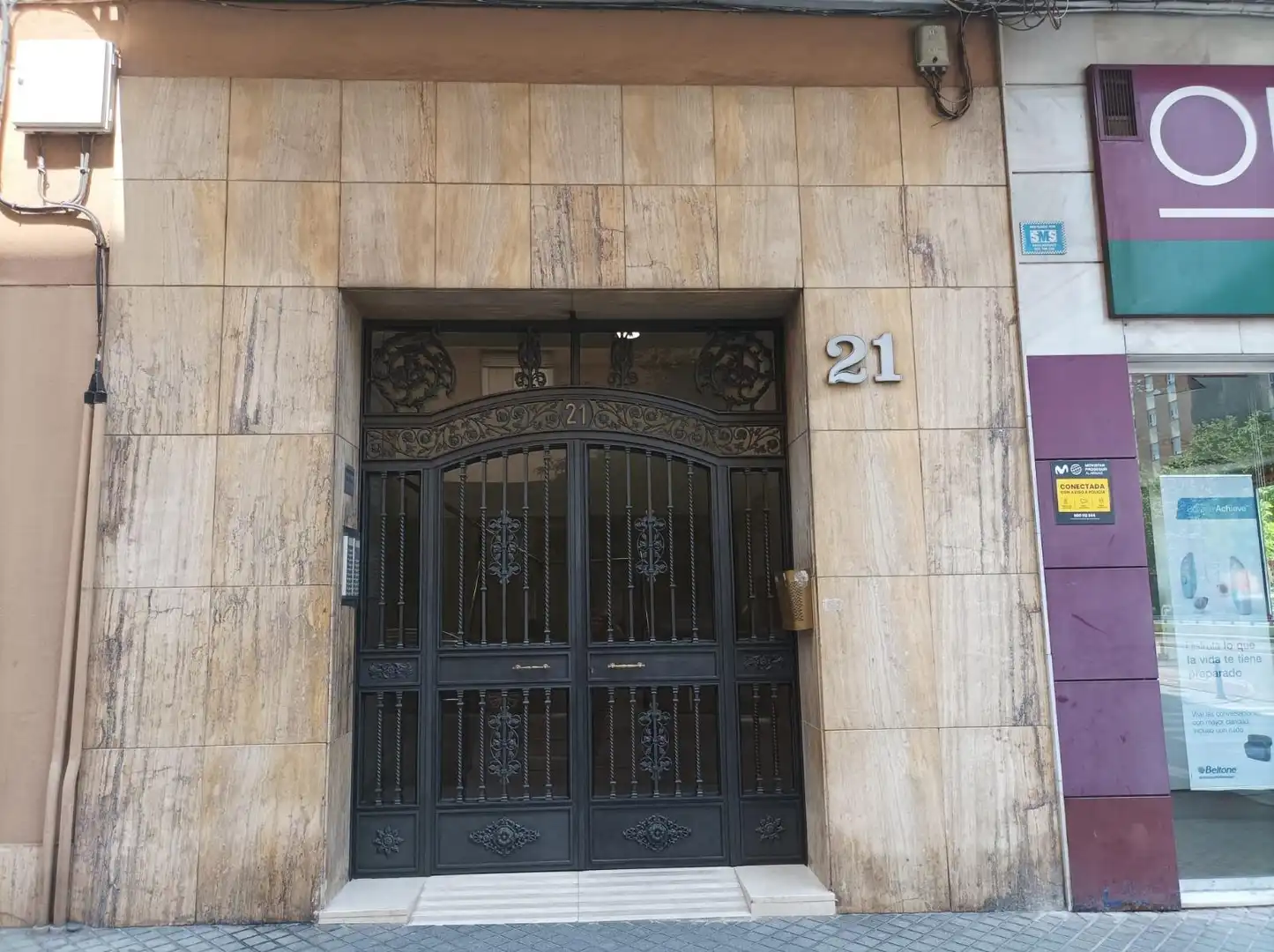 Vista exterior de Piso de alquiler en Córdoba con Aire acondicionado y Balcón