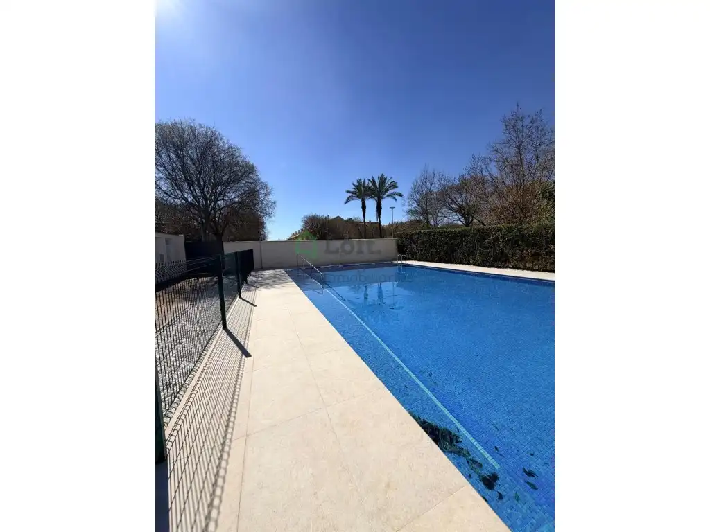 Piscina de Dúplex en venda en Badajoz amb Aire condicionat, Calefacció i Terrassa