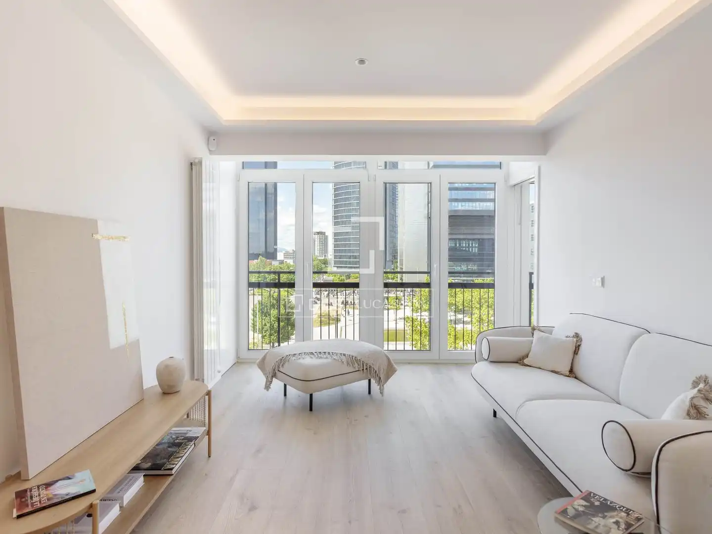 Living room of Flat for rent in Madrid  with Air Conditioner and Furnished