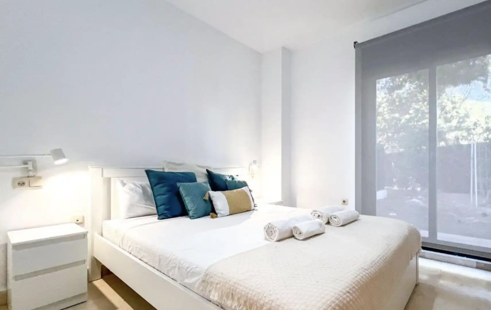 Schlafzimmer von Wohnungen zum Verkauf in Marbella mit Klimaanlage, Heizung und Privatgarten