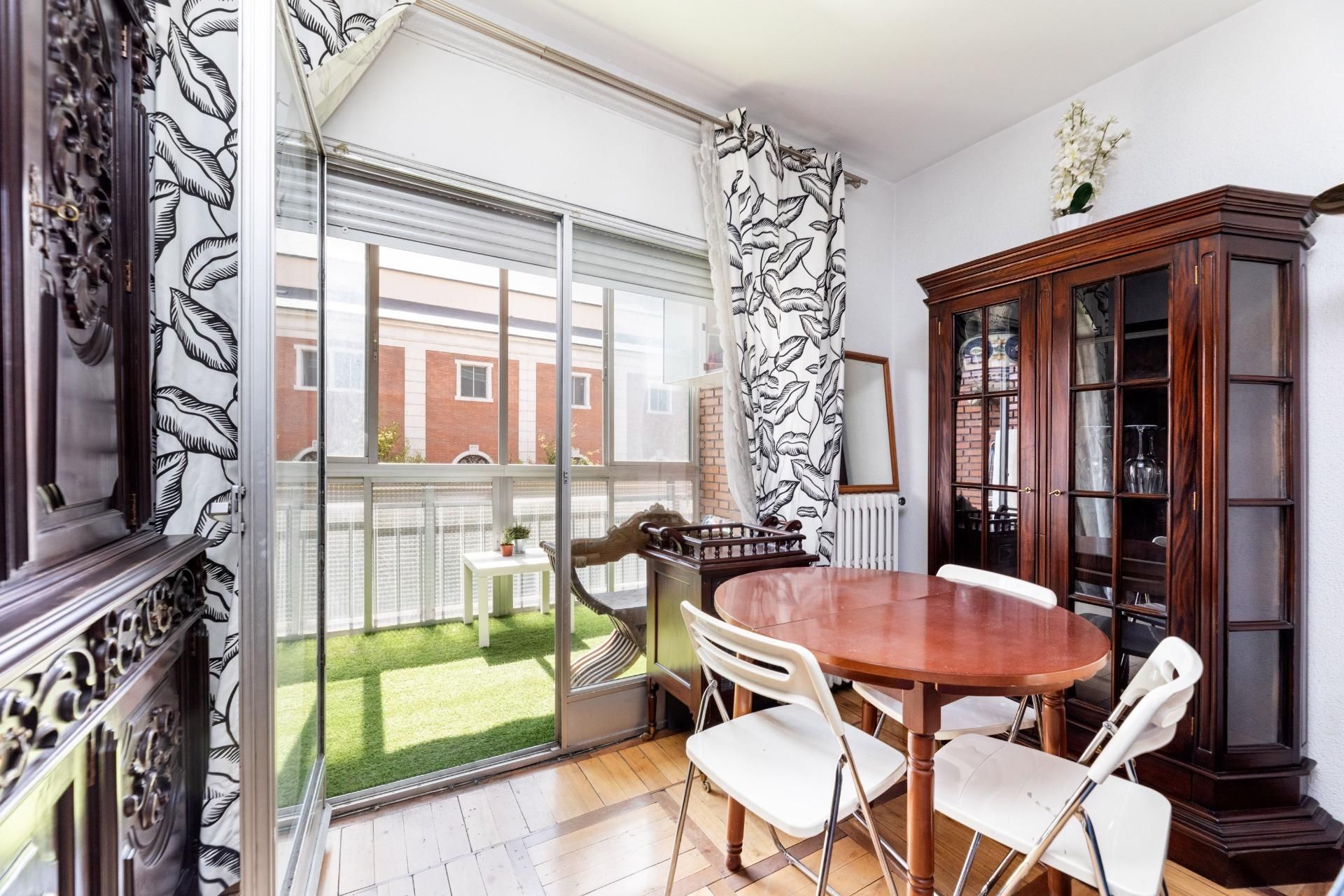 Dining room of Flat for sale in  Madrid Capital  with Heating and Terrace
