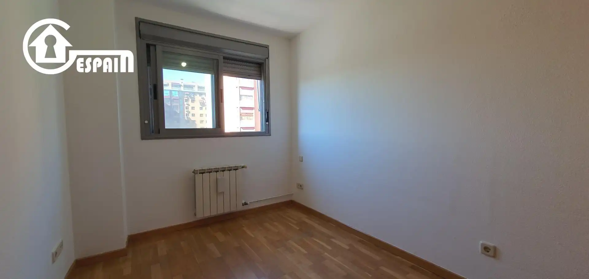 Dormitori de Pis en venda en Carabanchel