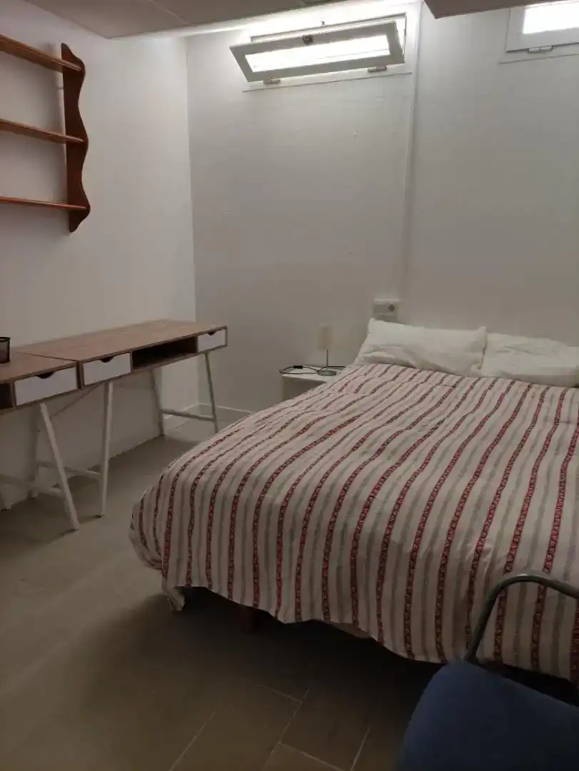 Habitación de Planta baja de alquiler en Montequinto con Jardín privado, Amueblado y Horno