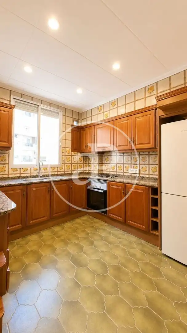 Kitchen of Flat for rent in Valencia  with Air Conditioner, Heating and Balcony