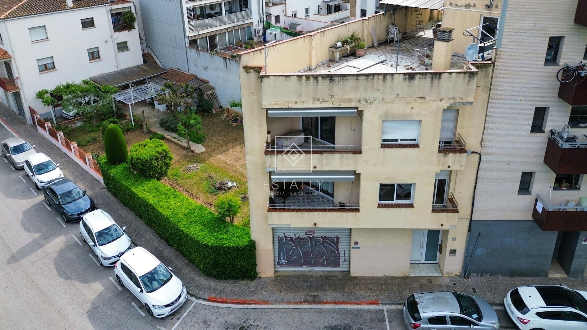 Exterior view of Flat for sale in Girona Capital  with Heating