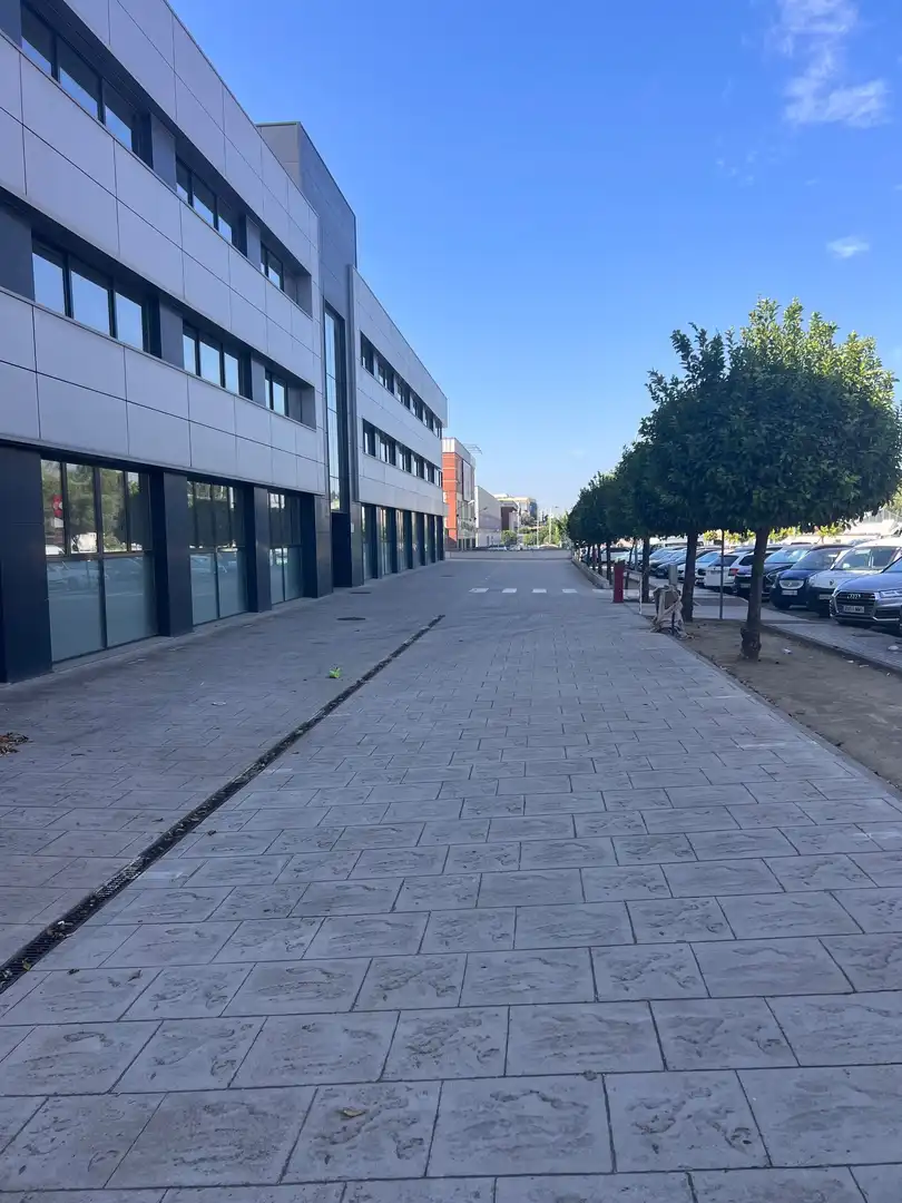 Mixt residencial amb ascensor de lloguer a Artesania 22, imagen 2