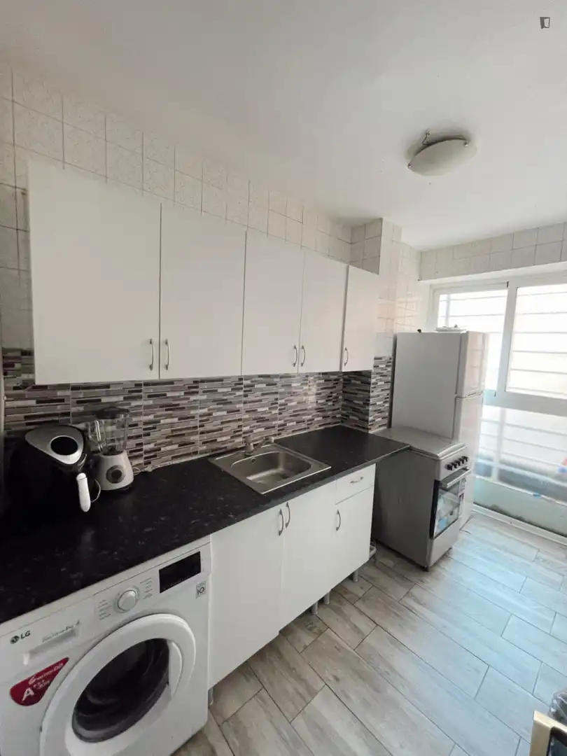 Cocina de Apartamento de alquiler en Madrid con Aire acondicionado, Calefacción y Amueblado