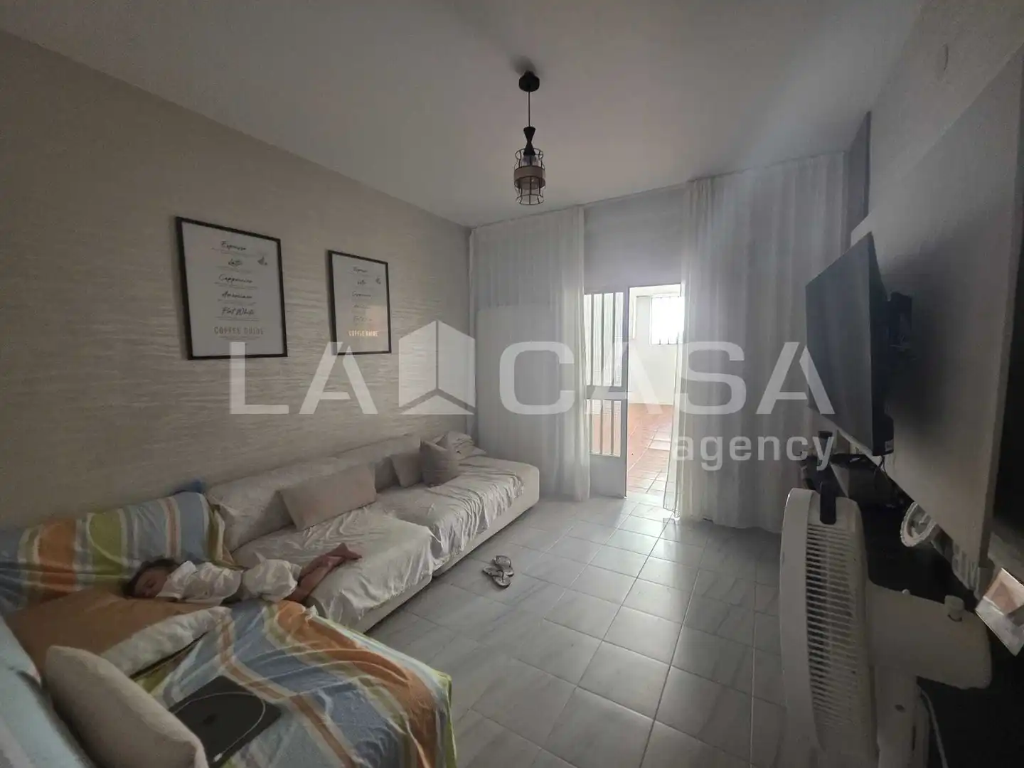 Sala d'estar de Casa o xalet en venda en Algeciras amb Terrassa