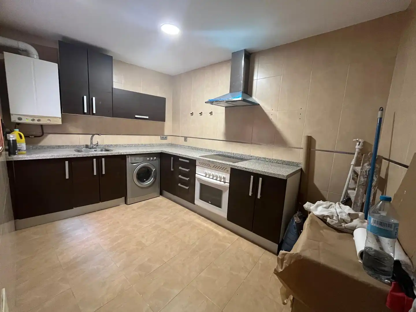 Cuina de Dúplex en venda en Velilla de San Antonio amb Aire condicionat, Calefacció i Forn