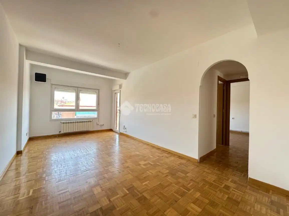 Sala de estar de Piso en venta en Alcobendas con Calefacción, Parquet y Alarma
