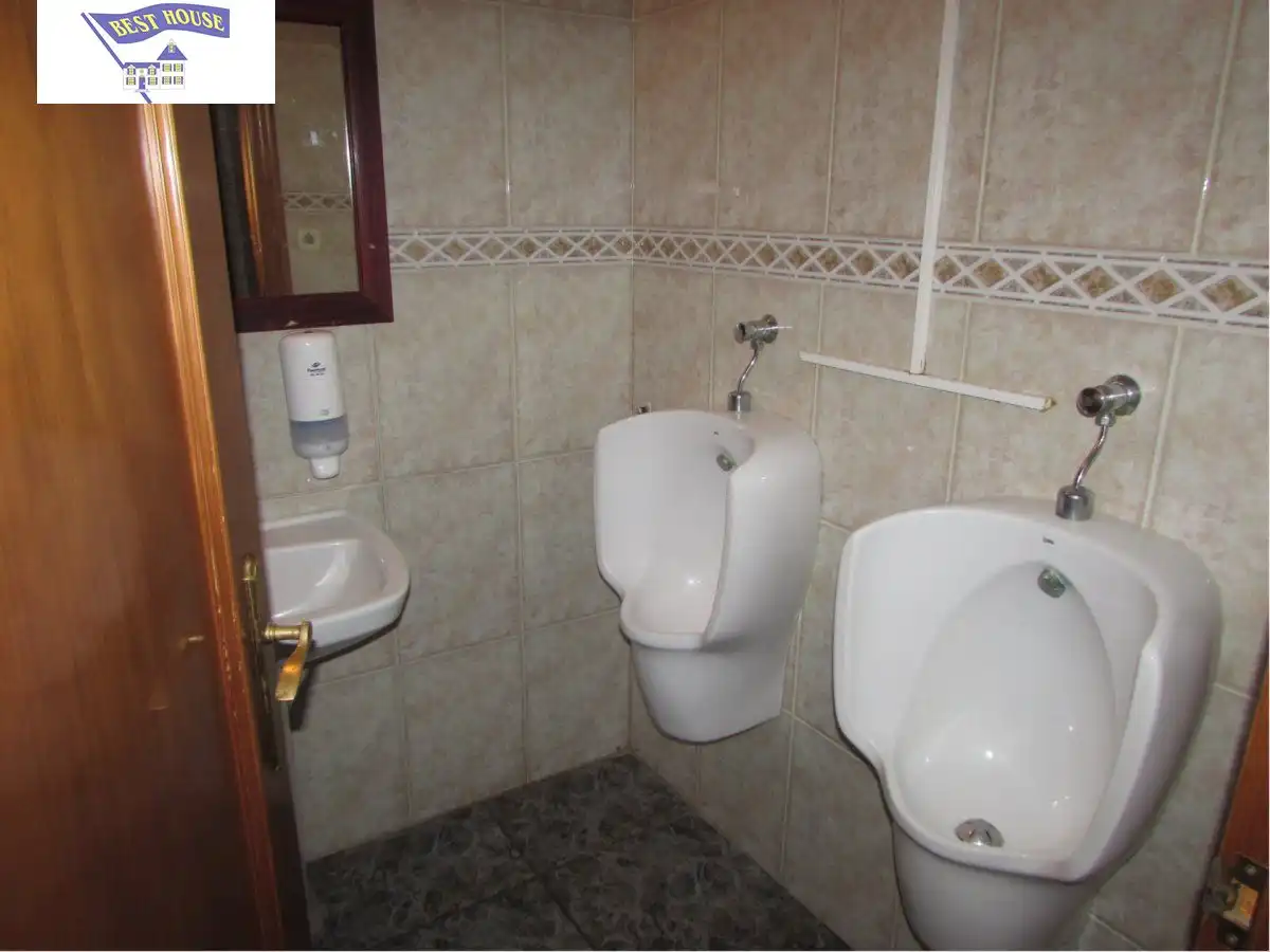 Baño de Local en venta en Albacete con Aire acondicionado y Amueblado