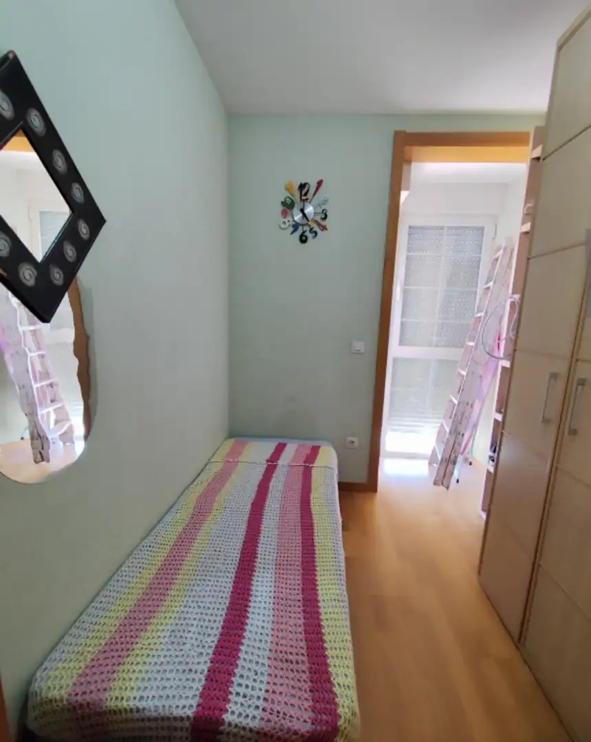 Dormitori de Casa o xalet de lloguer en Burgos amb Calefacció, Parquet i Moblat