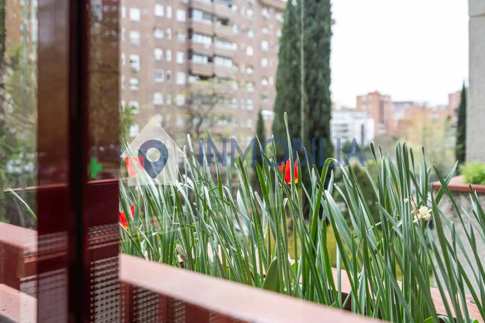 Jardín de Piso en venta en  Madrid Capital con Aire acondicionado, Calefacción y Terraza