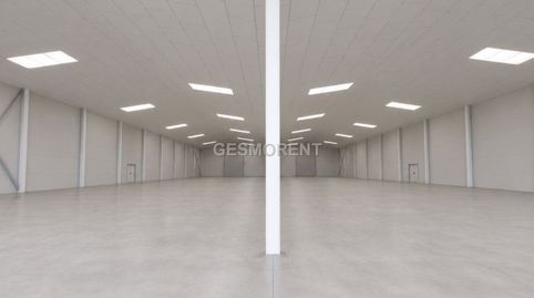 Foto 3 von Fabrikhallen zur Miete in Migjorn, Reus