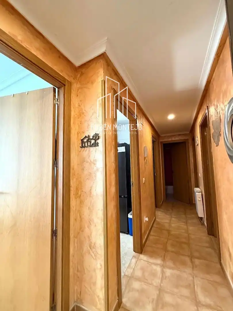Piso en venta en Castellanos de Moriscos con Calefacción, Horno y Lavadora