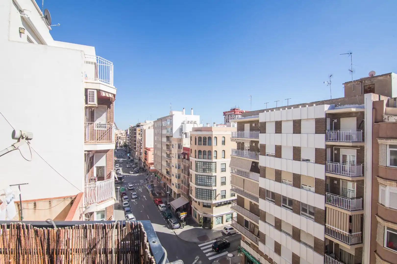 Vista exterior de Piso en venta en Elche / Elx con Aire acondicionado y Balcón