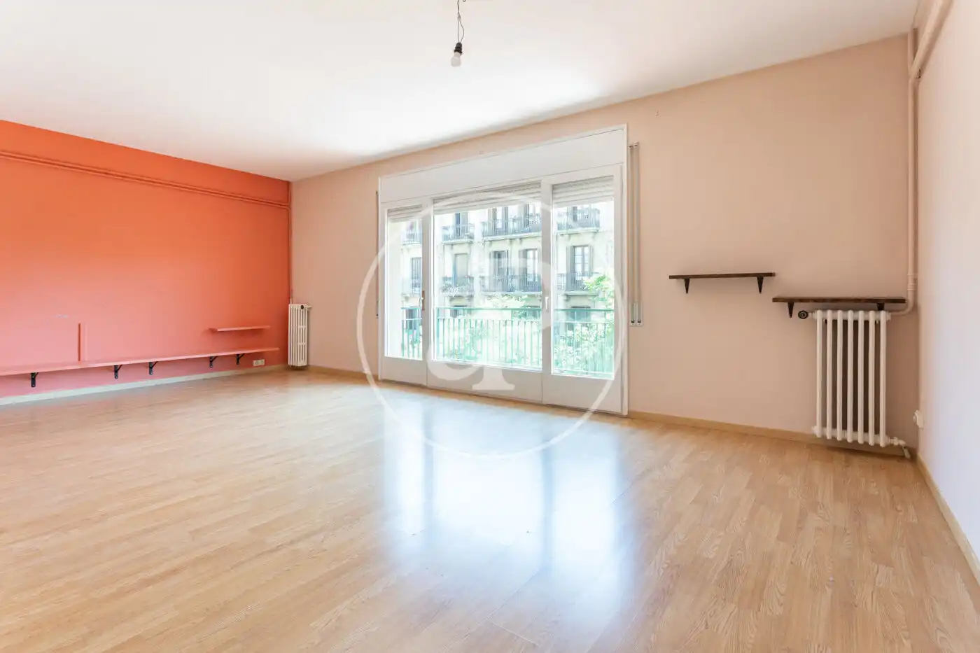 Exterior view of Flat for rent in Barcelona  with Heating, Terrace and Balcony