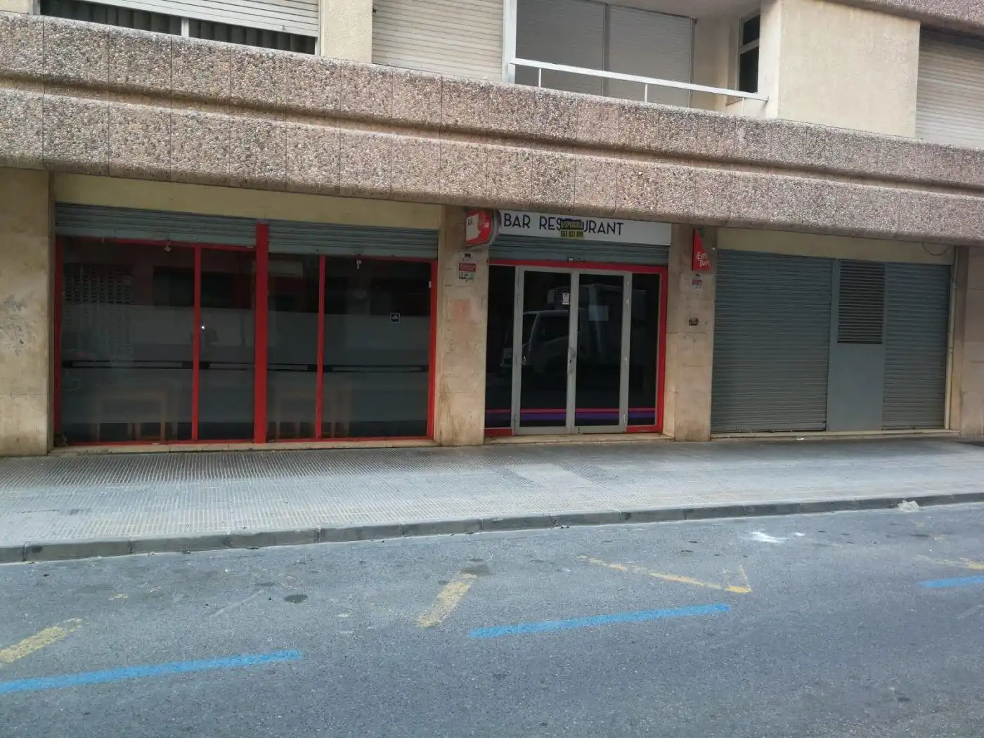Local comercial en venda a Instituts - Universitat, imagen 2