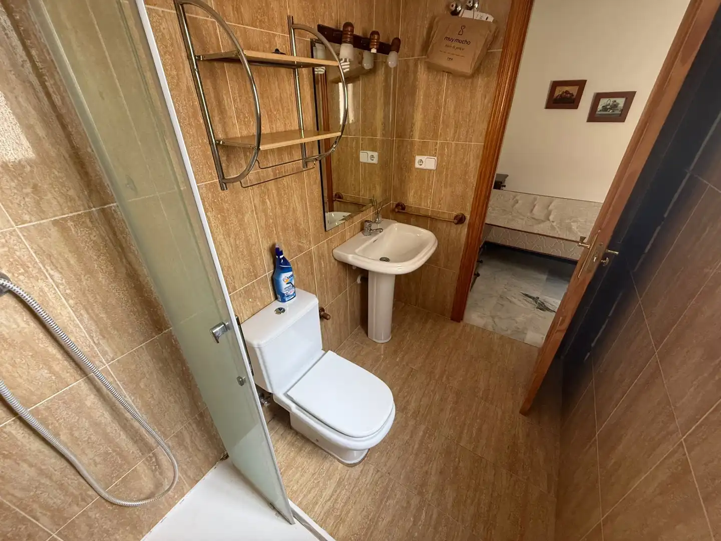 Badezimmer von Wohnung zur Miete in Jaén mit Klimaanlage, Möbliert und Waschmaschine