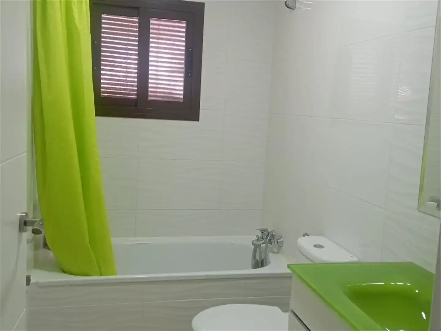 Baño de Casa adosada en venta en Alanís con Aire acondicionado y Amueblado