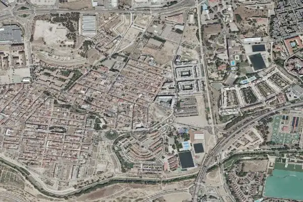 Piso en venta en Oliver-Valdefierro