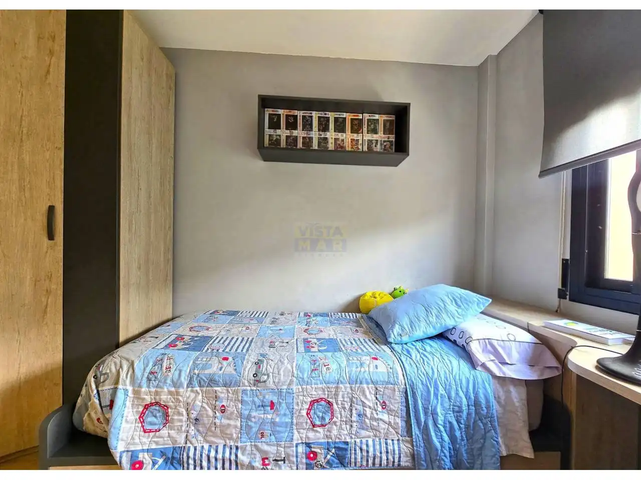 Habitación de Casa adosada en venta en Vilanova i la Geltrú con Aire acondicionado, Calefacción y Jardín privado