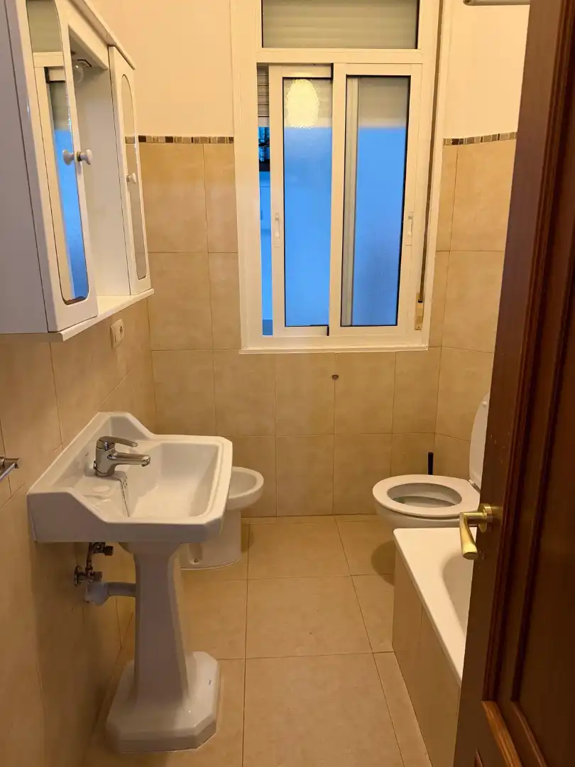 Baño de Piso en venta en Carballo con Terraza, Horno y Lavadora