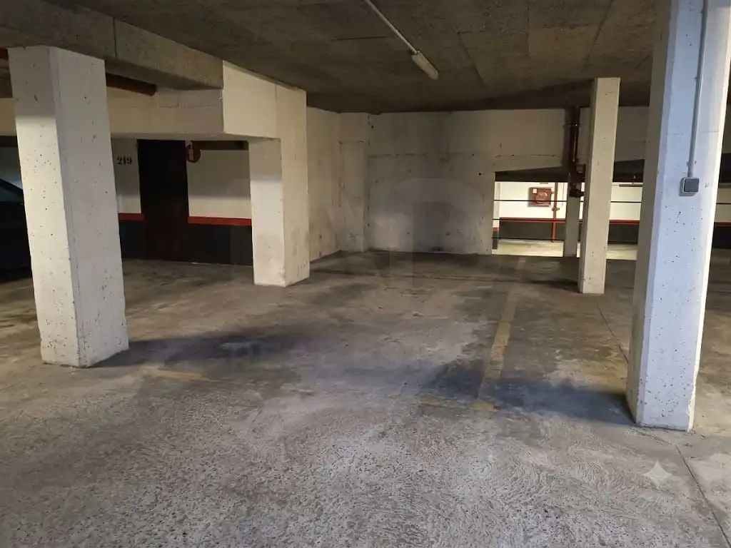 Einzelparkplatz zum Verkauf in Calle de Bohemios 9