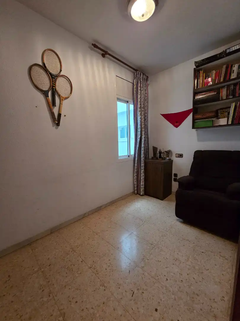 Habitación de Ático en venta en L'Hospitalet de Llobregat con Aire acondicionado y Terraza