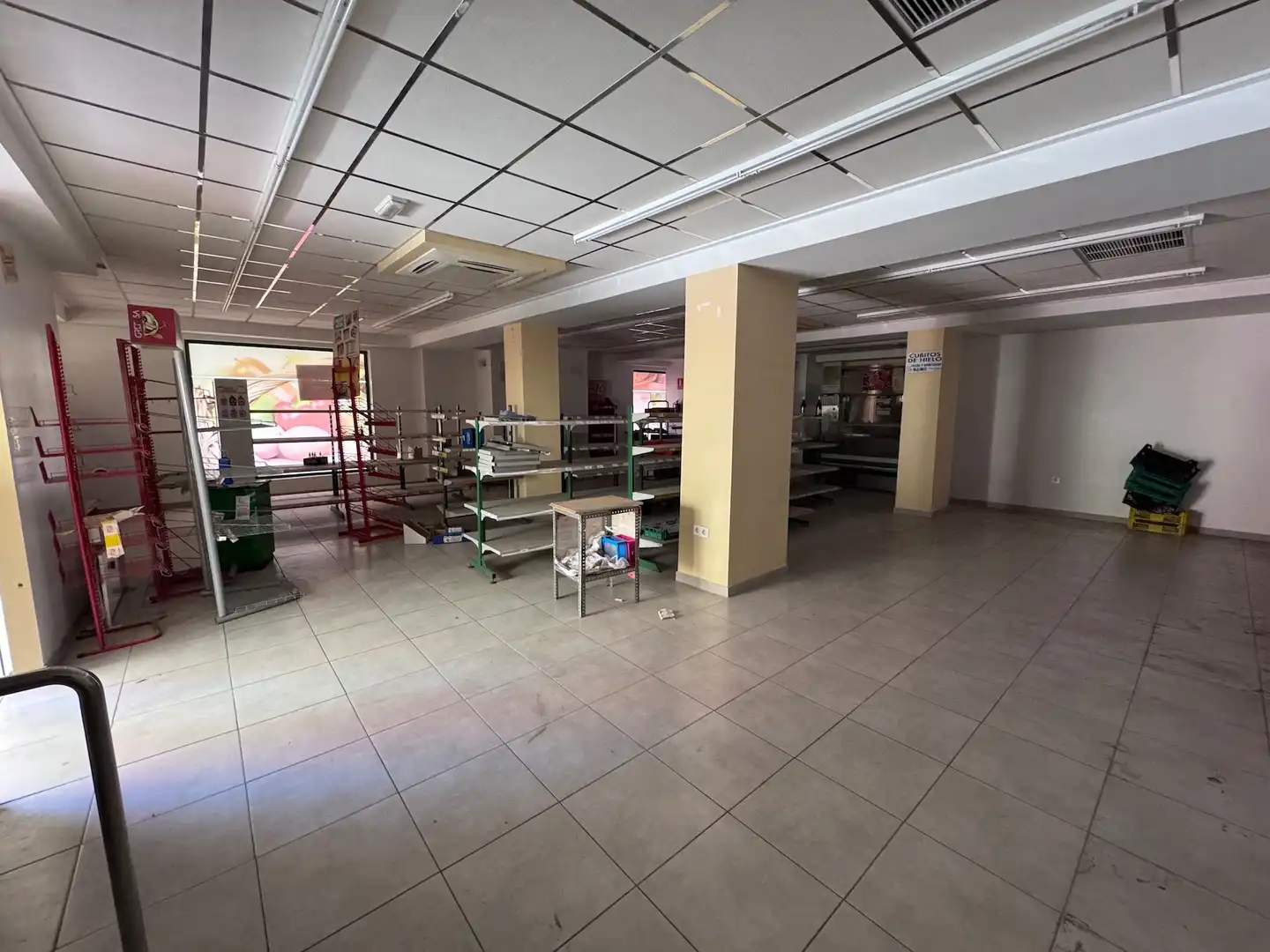 Business premises for sale in Calle José María Pemán