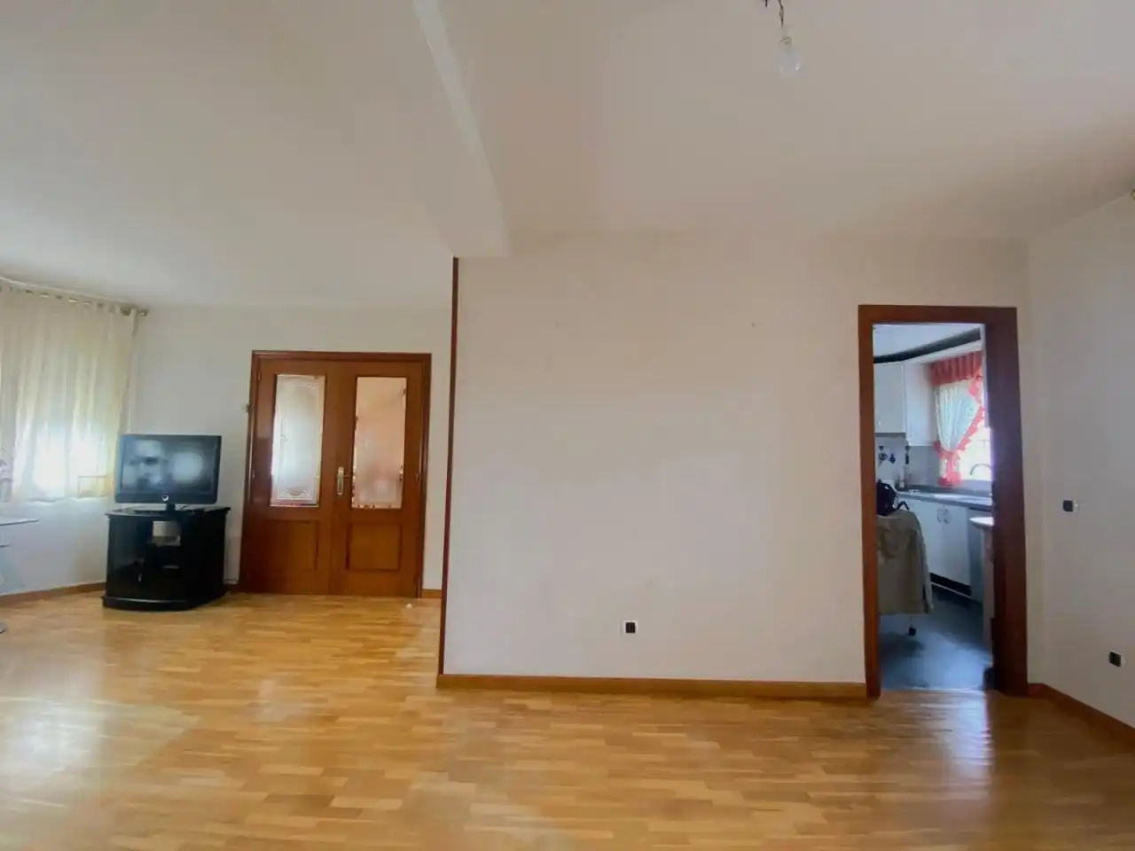 Sala d'estar de Casa o xalet en venda en Sariegos amb Calefacció i Parquet