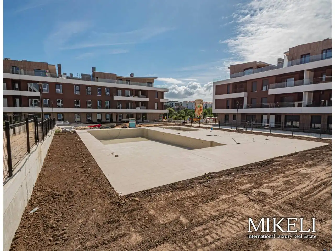 Piscina de Piso de alquiler en Santa Cruz de Bezana con Calefacción, Terraza y Trastero