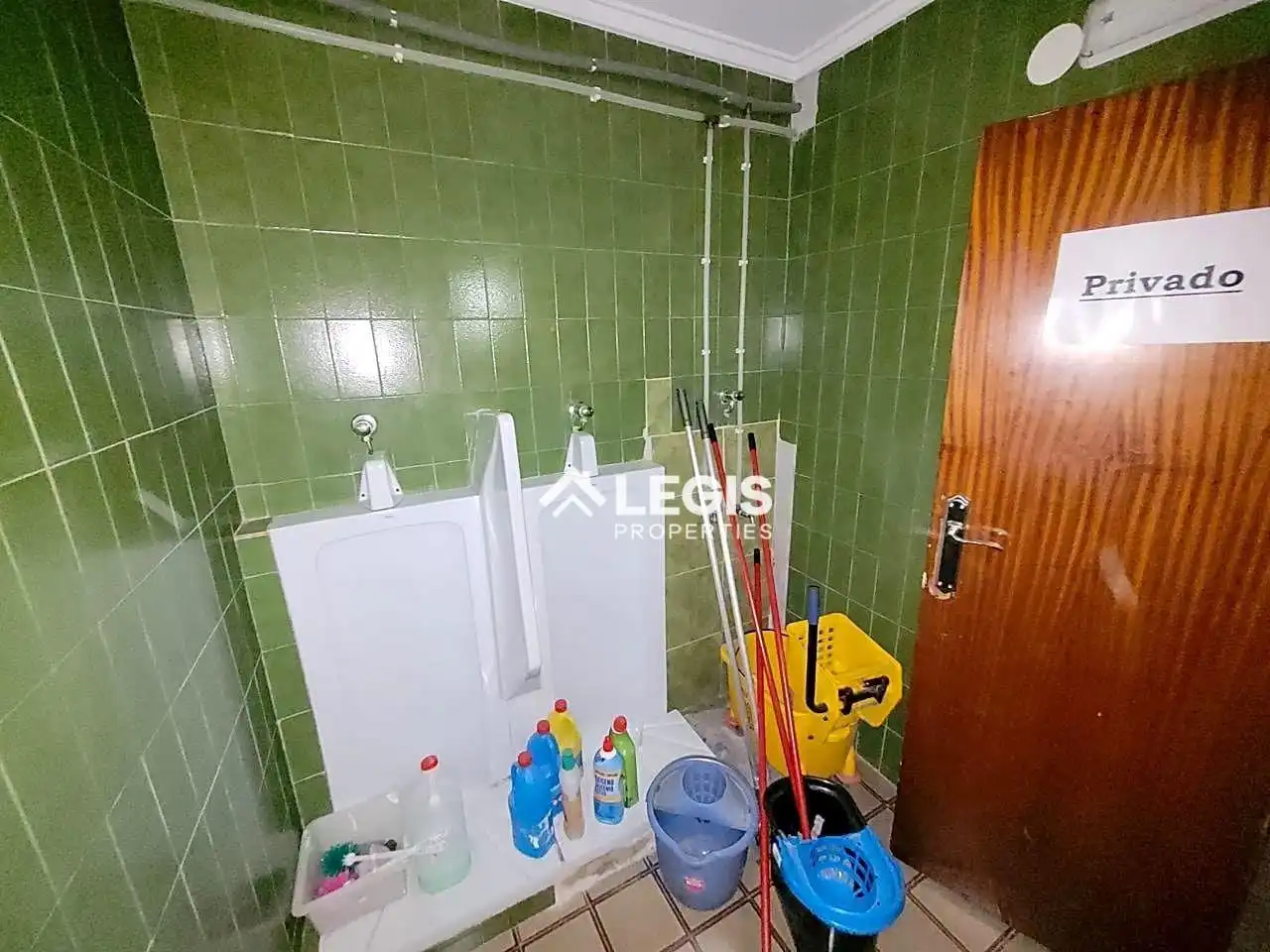 Bany de Local en venda en Mieres (Asturias) amb Terrassa