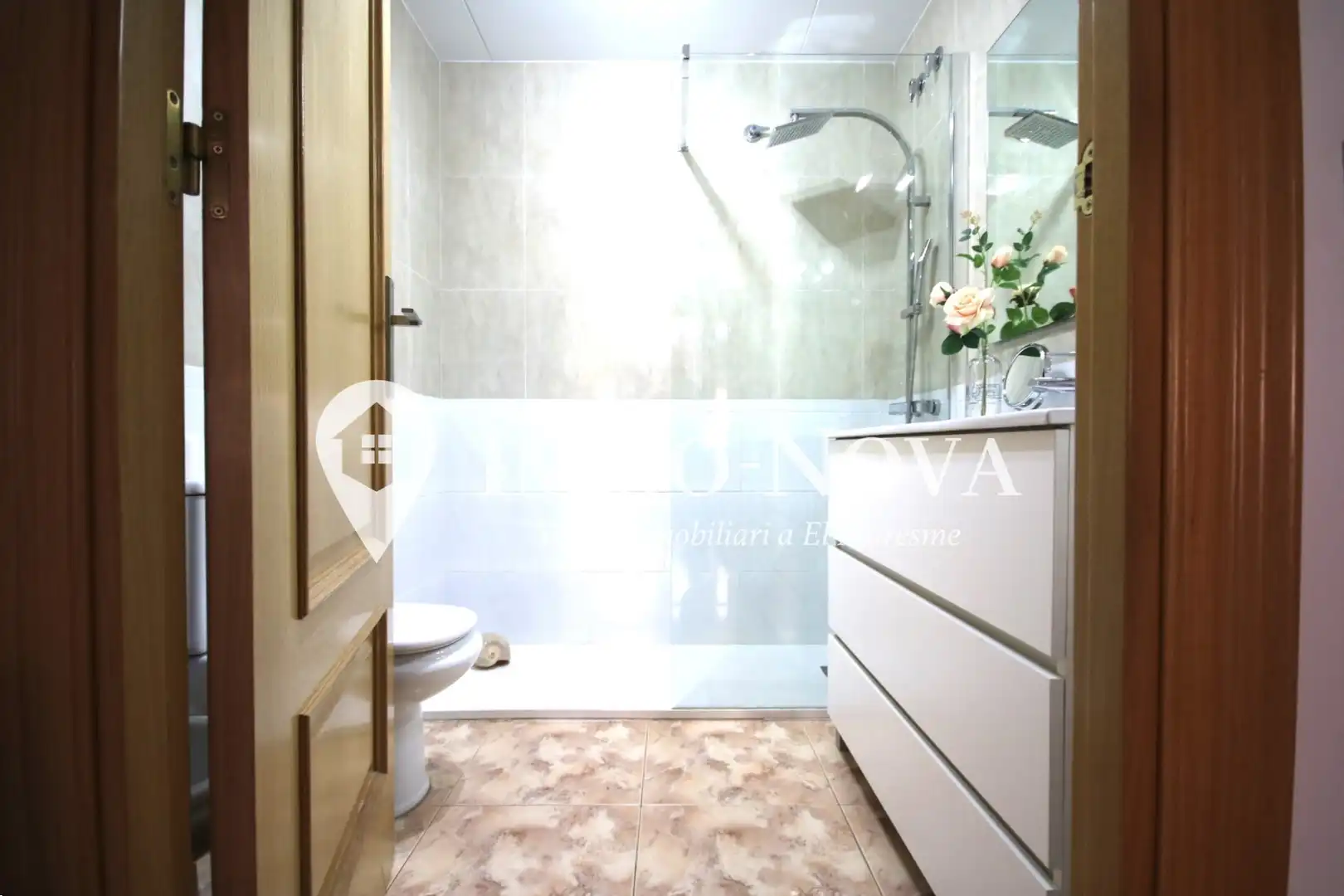 Baño de Ático en venta en Mataró con Calefacción, Terraza y Amueblado