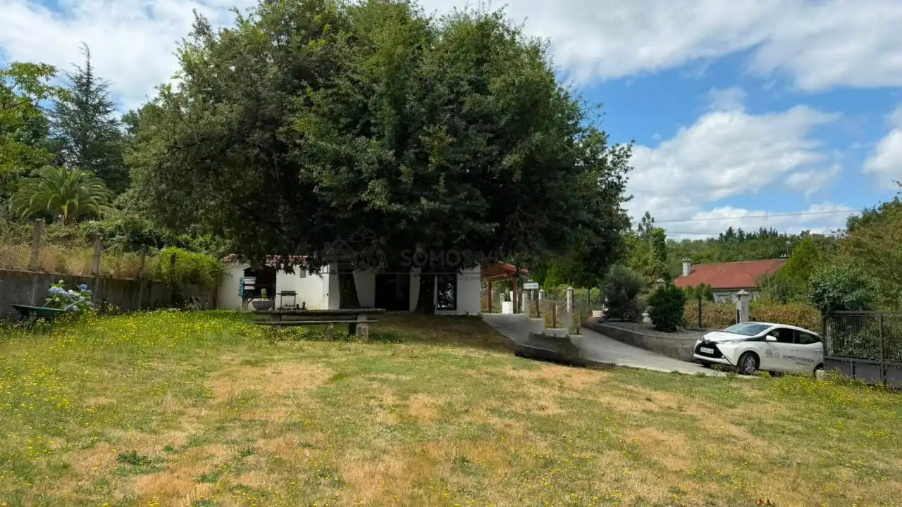 Casa o xalet en venda en Ourense Capital  amb Calefacció, Jardí privat i Terrassa