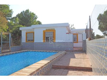 Xalet amb piscina en venda a Calle POLIGONO 10