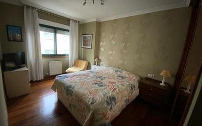 Bedroom of Flat to rent in Pontevedra Capital   with Heating, Parquet flooring and Furnished