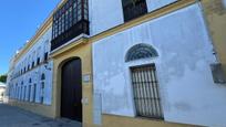 Vista exterior de Casa o xalet en venda en Sanlúcar de Barrameda amb Parquet i Balcó