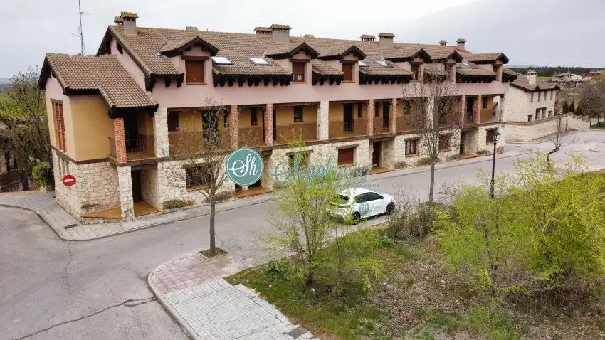 Vista exterior de Piso en venta en Grajera con Calefacción y Trastero